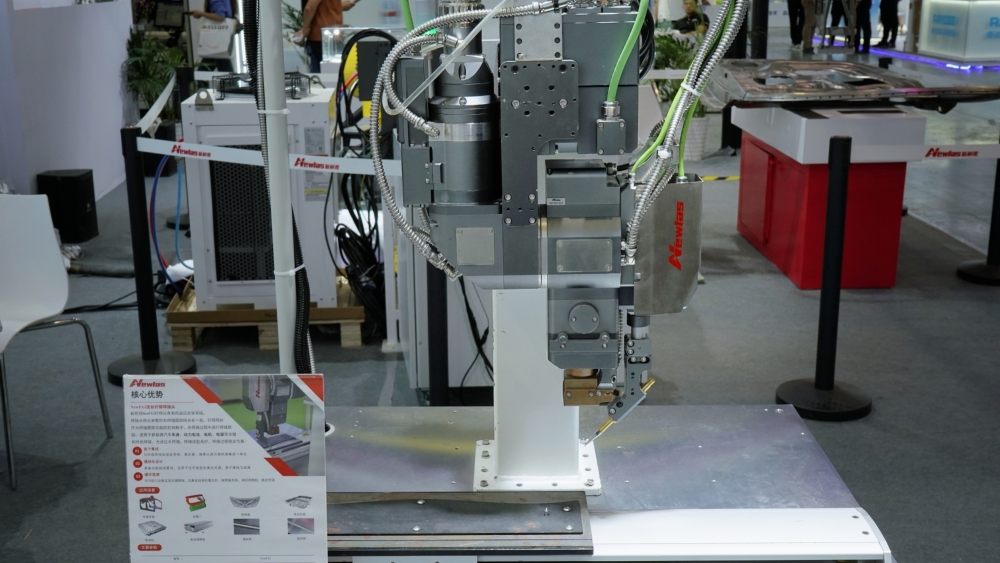 Newlaz Showcases a Variety of Exhibits at China International Industry Fair Newlaz Showcases a Variety of Exhibits at China International Industry Fair