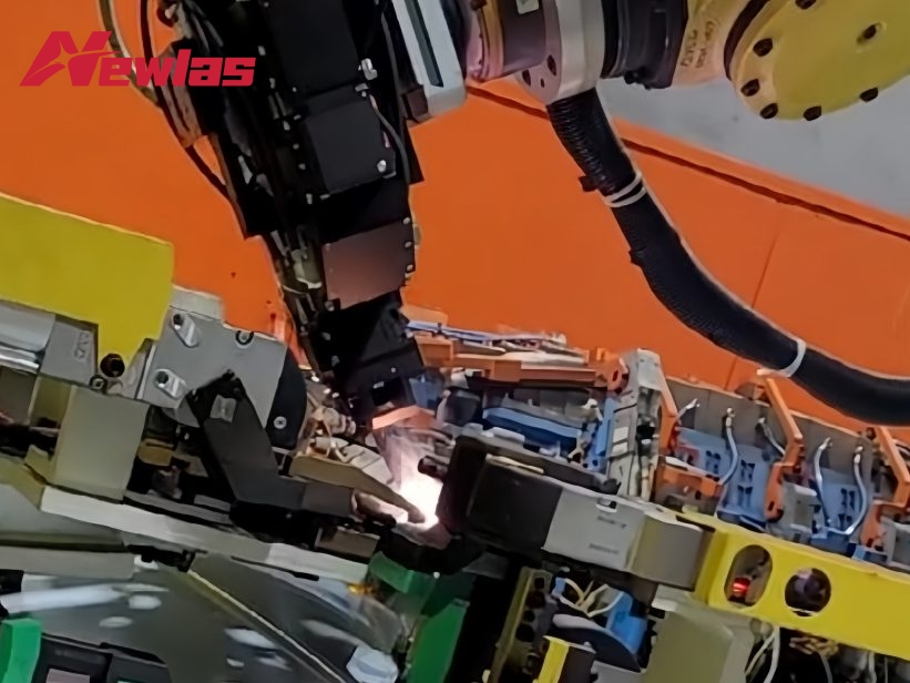 车顶&后盖&流水槽激光钎焊解决方案