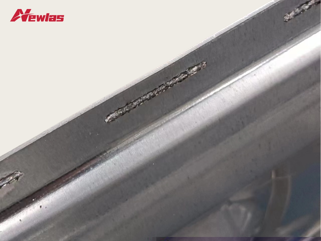 车门&底板激光飞行焊解决方案